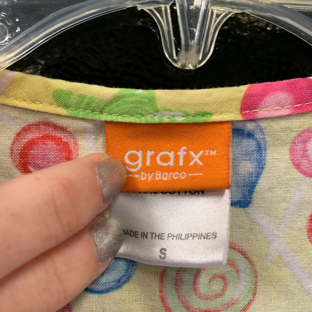 Scrub top - Picture 2 of 3